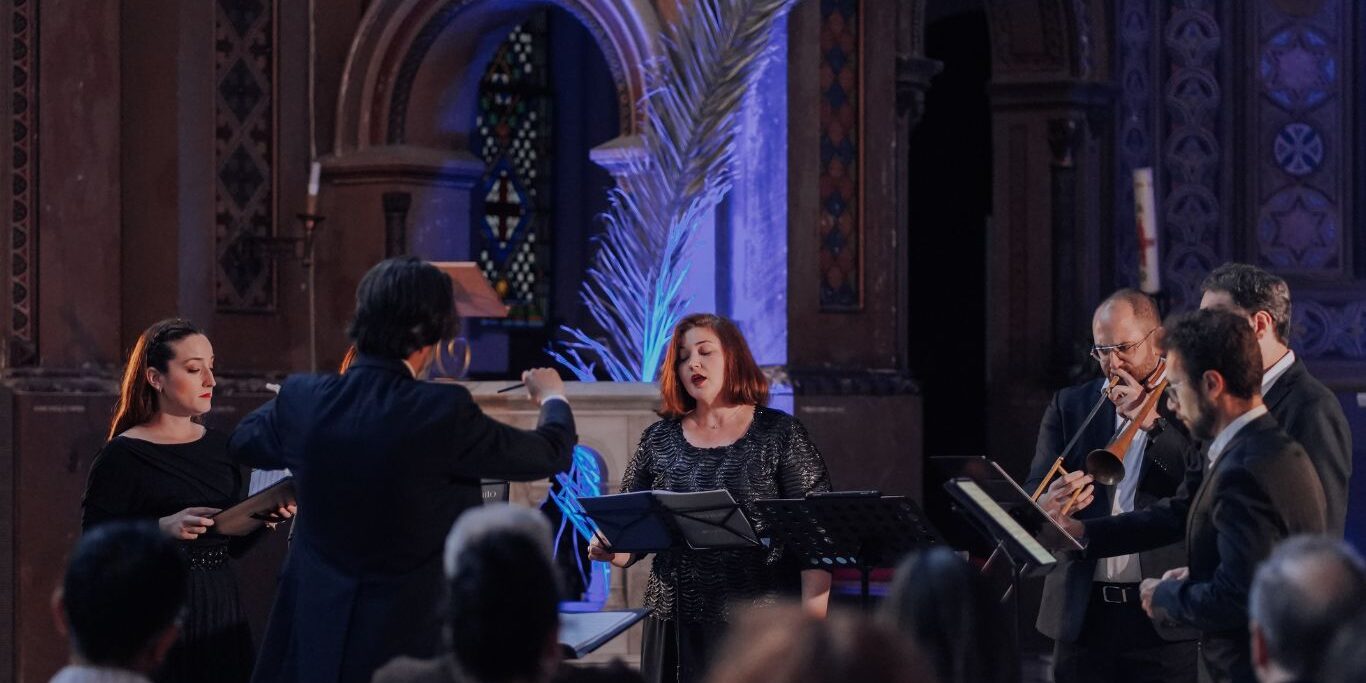 Amystis actuación web